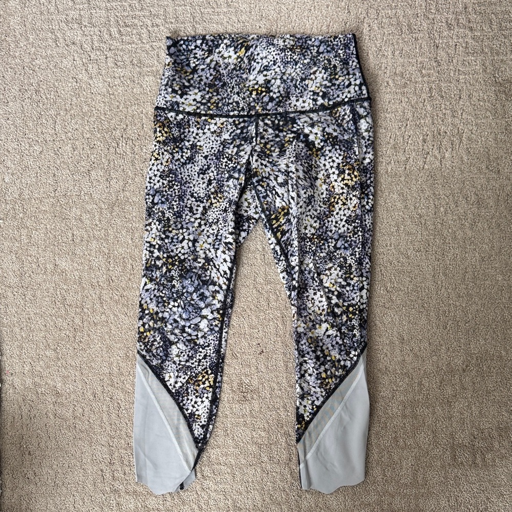 Kids Printed Active Leggings in Black, Gray & White